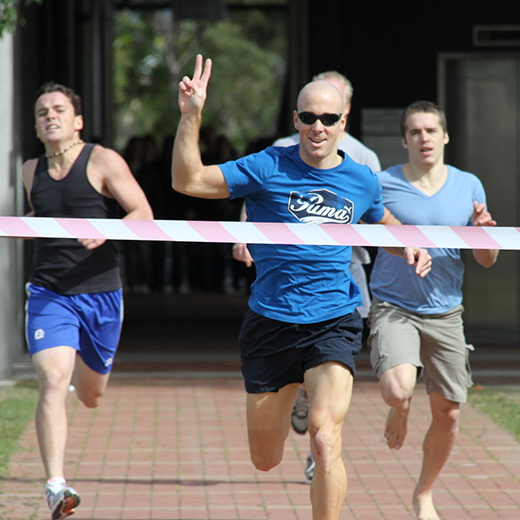 Aaron Turner winning the 2010 USC Great Court Race