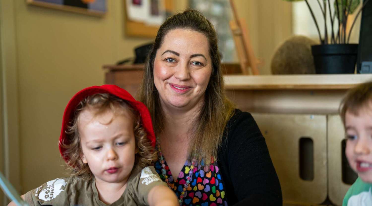 Kristin Papworth with her daughters